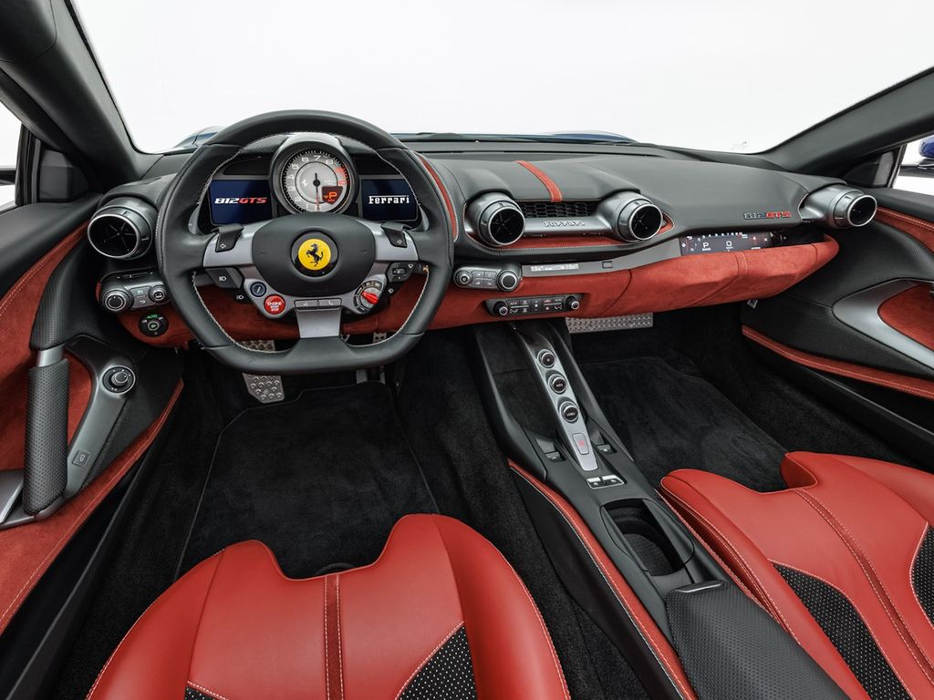 Ferrari 812 2022