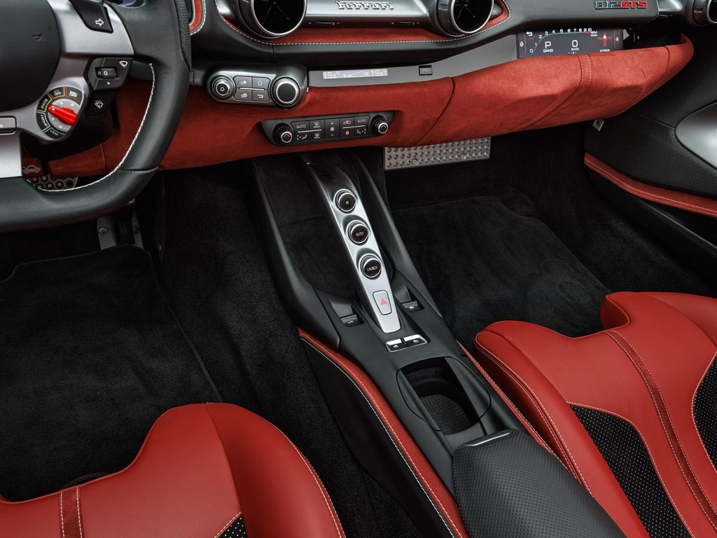 Ferrari 812 2022