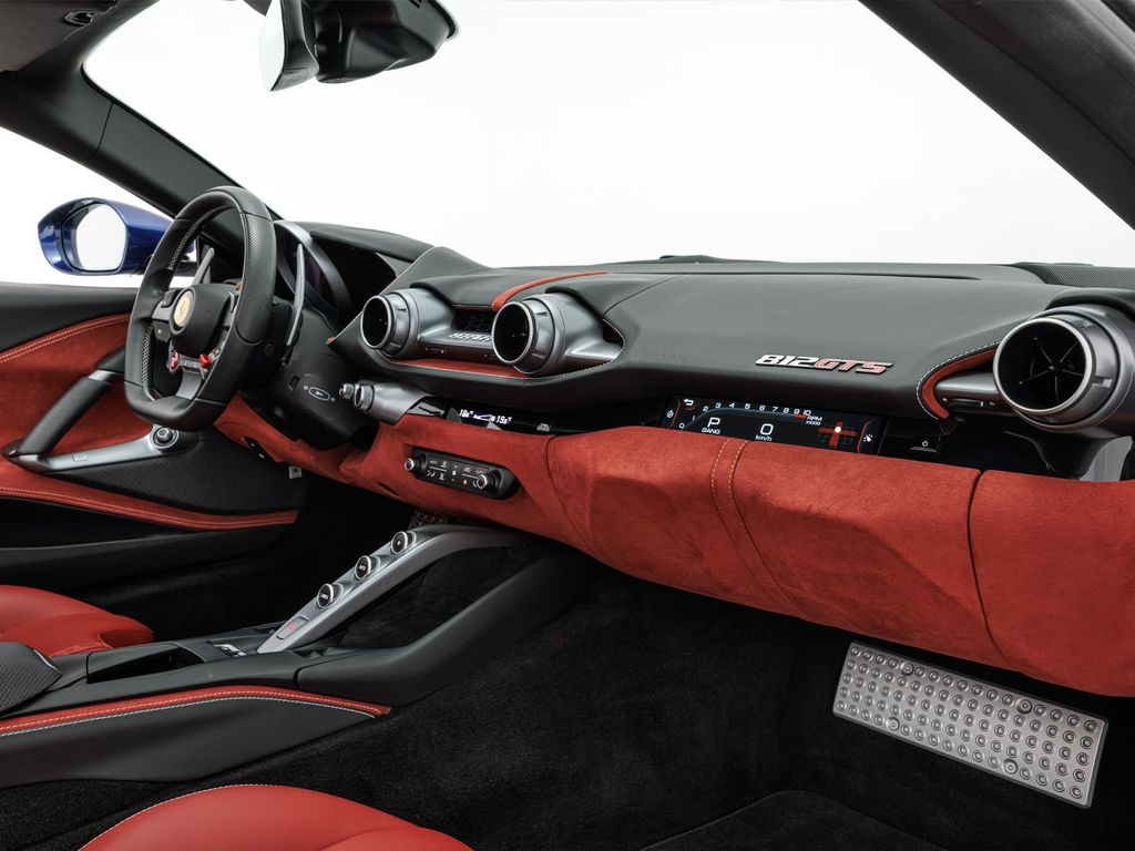 Ferrari 812 2022
