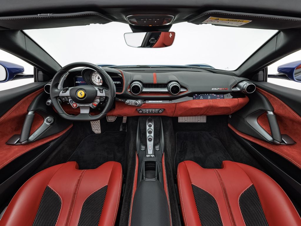 Ferrari 812 2022
