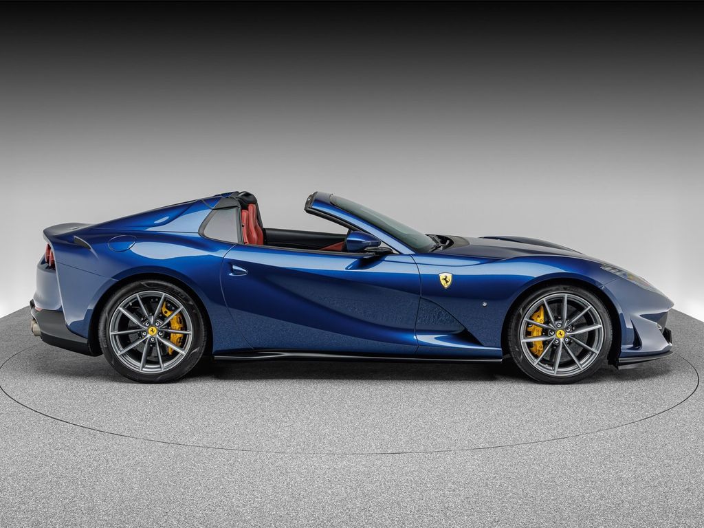 Ferrari 812 2022