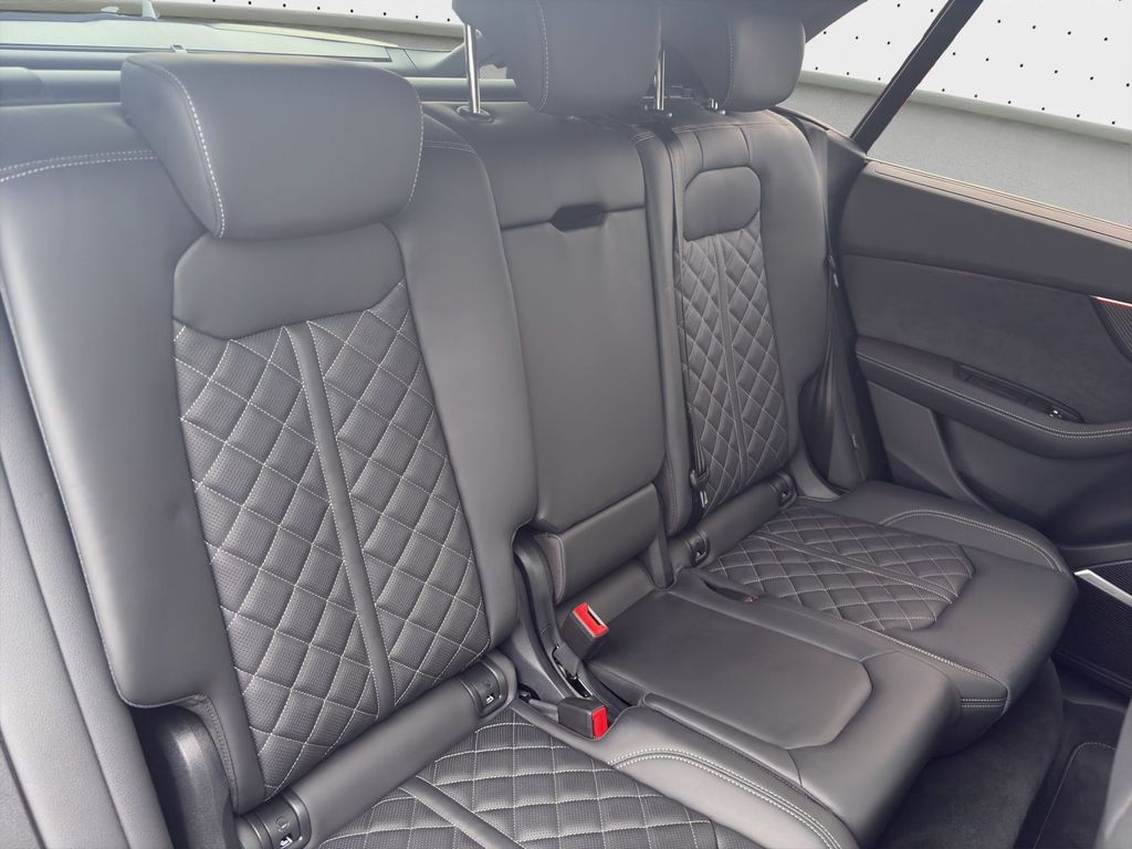 Audi SQ8 2025
