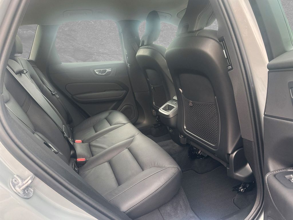Volvo XC60 2025