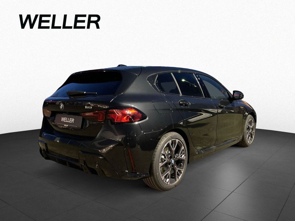 BMW 123