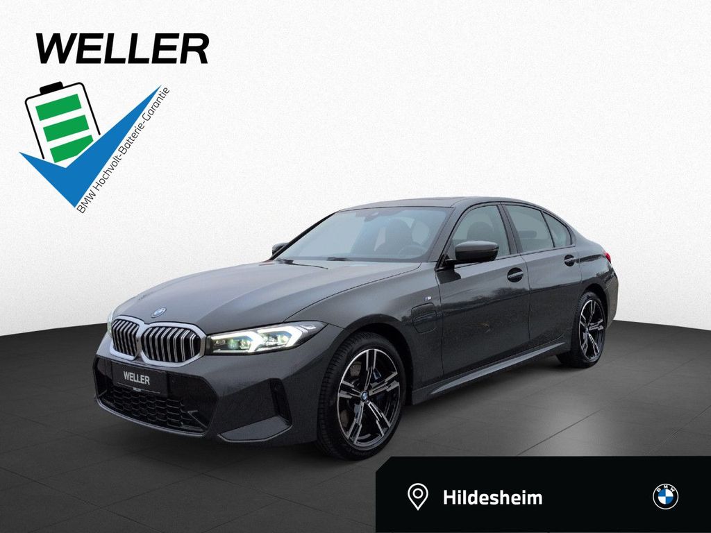 BMW 330 2025