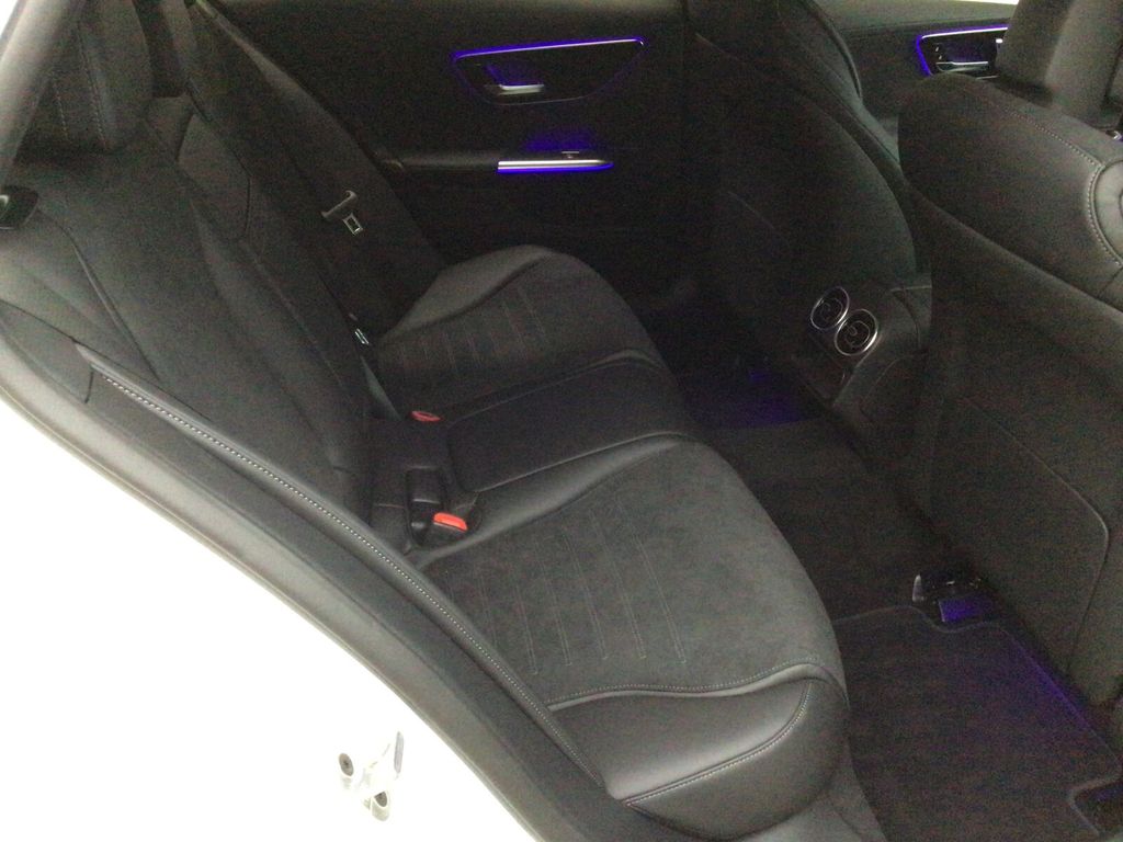 Mercedes-Benz C 200 2025