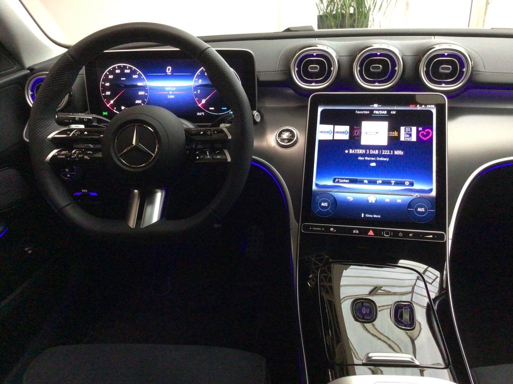 Mercedes-Benz C 200 2025