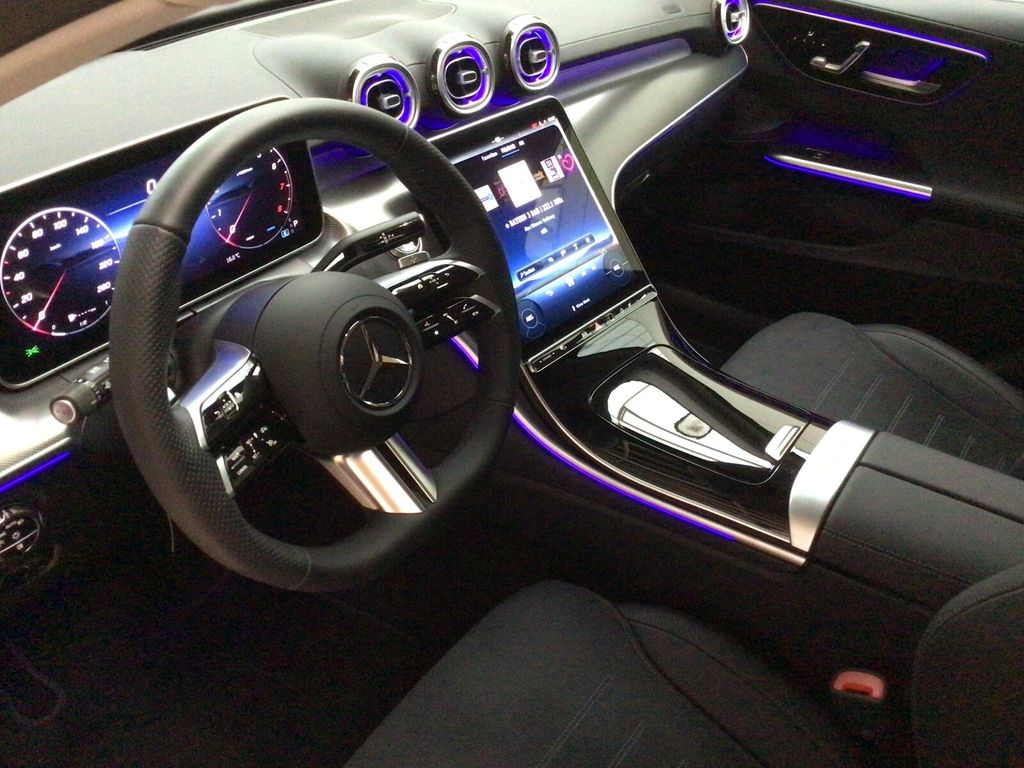 Mercedes-Benz C 200 2025