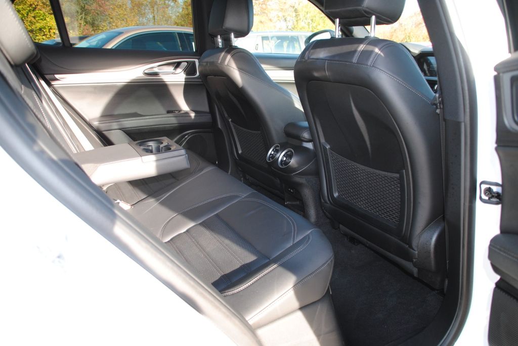 Alfa Romeo Stelvio 2023