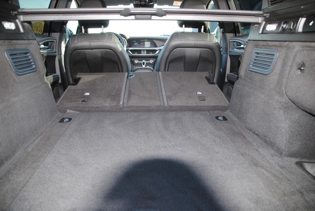 Alfa Romeo Stelvio 2023