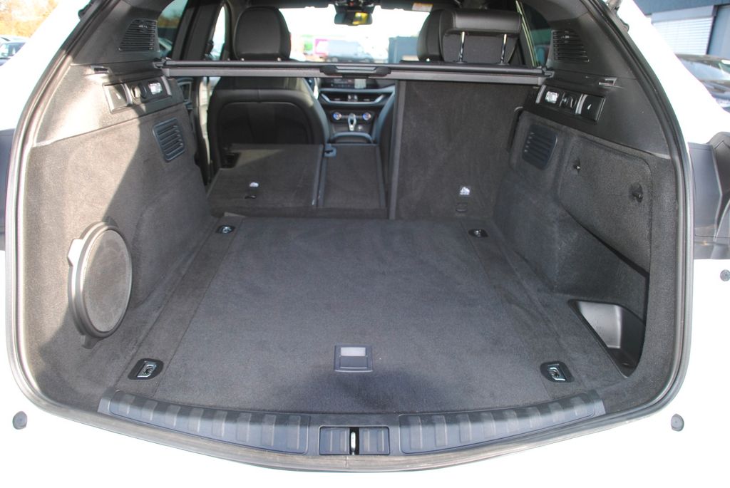 Alfa Romeo Stelvio 2023