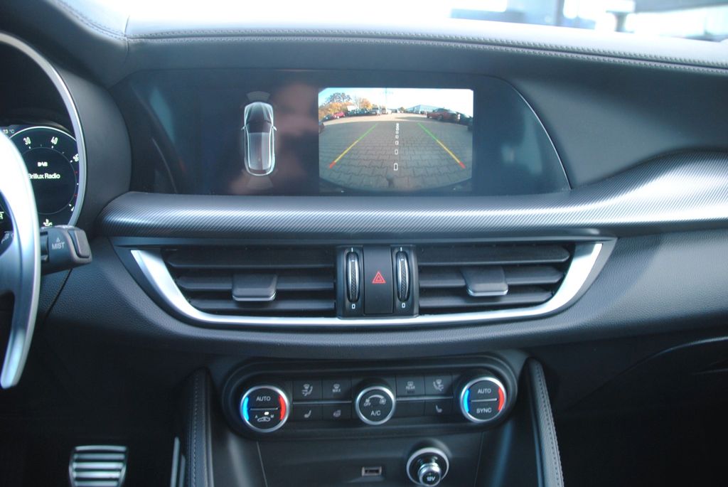 Alfa Romeo Stelvio 2023