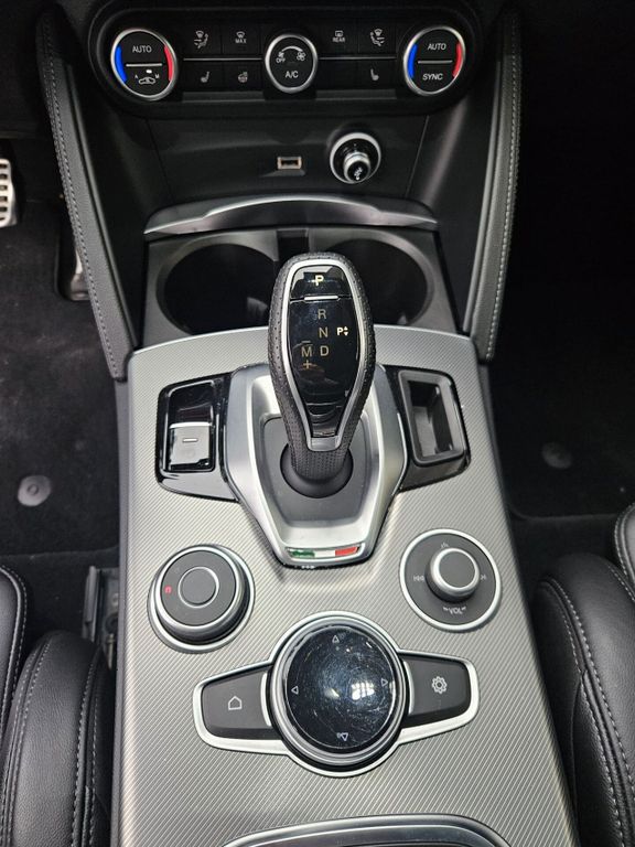 Alfa Romeo Stelvio 2022