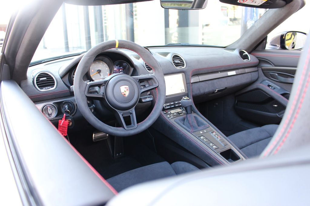 Porsche Boxster 2024