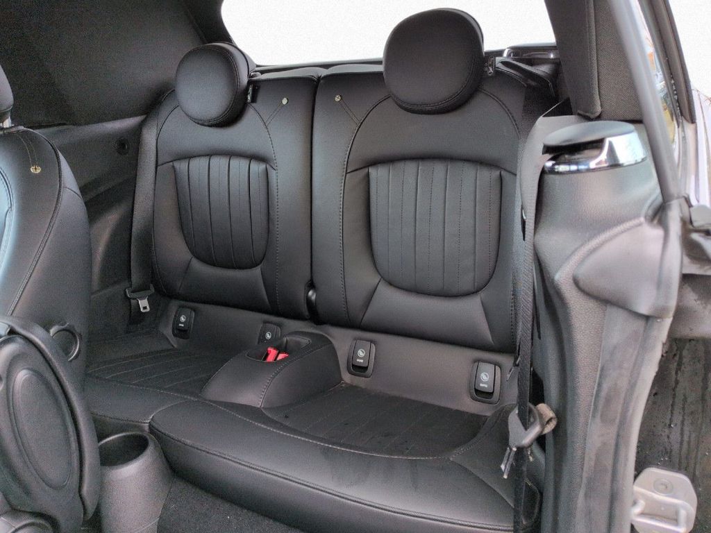 MINI Cooper Cabrio 2022