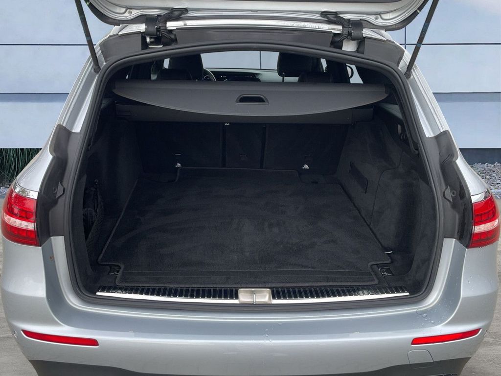 Mercedes-Benz E 220 2023