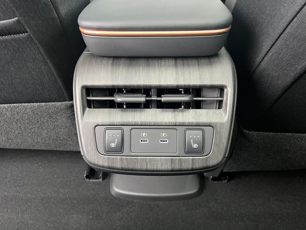 Nissan Ariya 2024