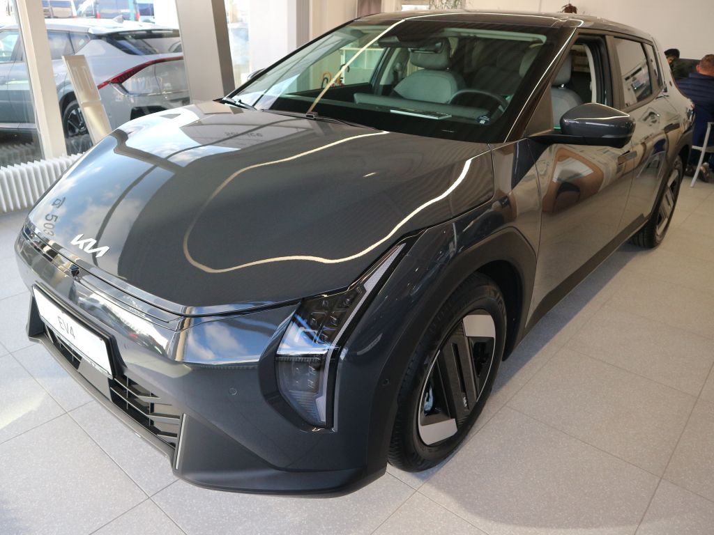 Kia EV4