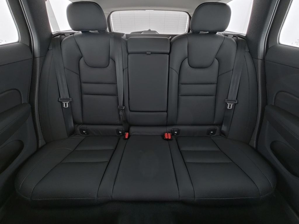 Volvo V60 Cross Country 2023