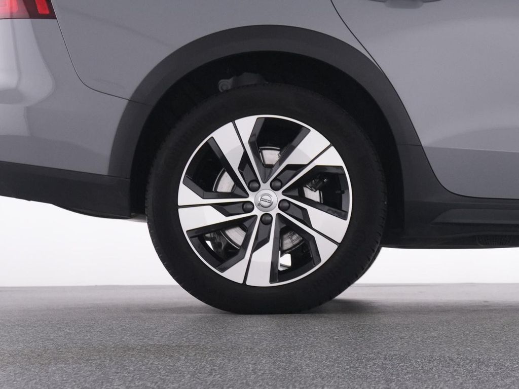 Volvo V60 Cross Country 2023