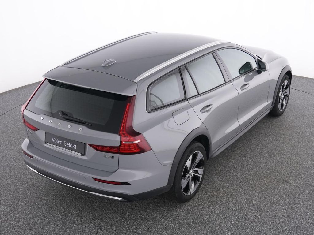 Volvo V60 Cross Country 2023