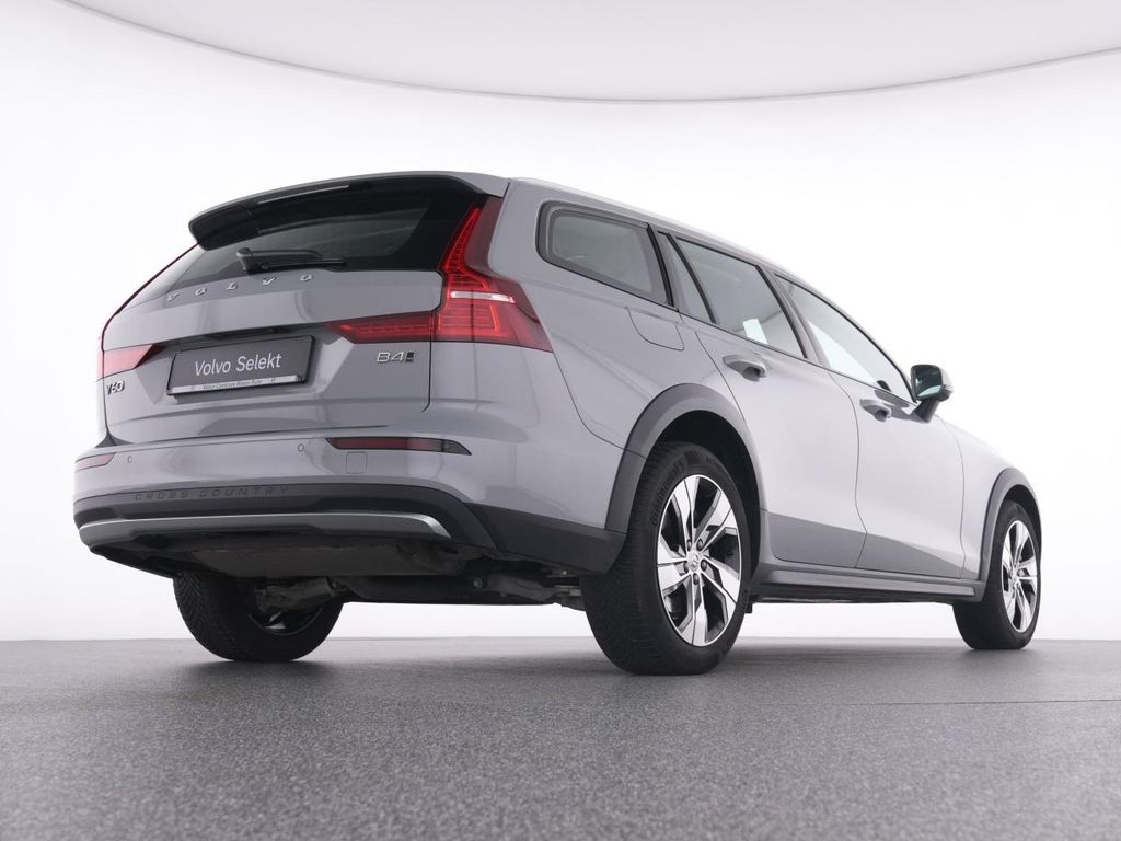 Volvo V60 Cross Country 2023