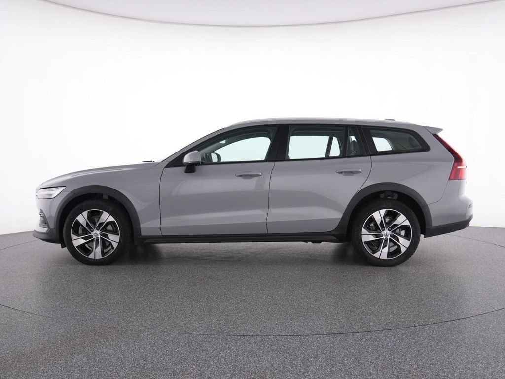 Volvo V60 Cross Country 2023