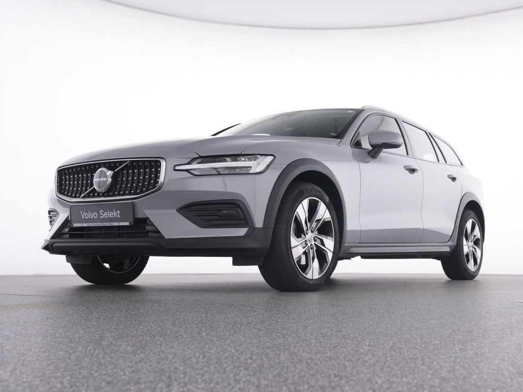 Volvo V60 Cross Country 2023