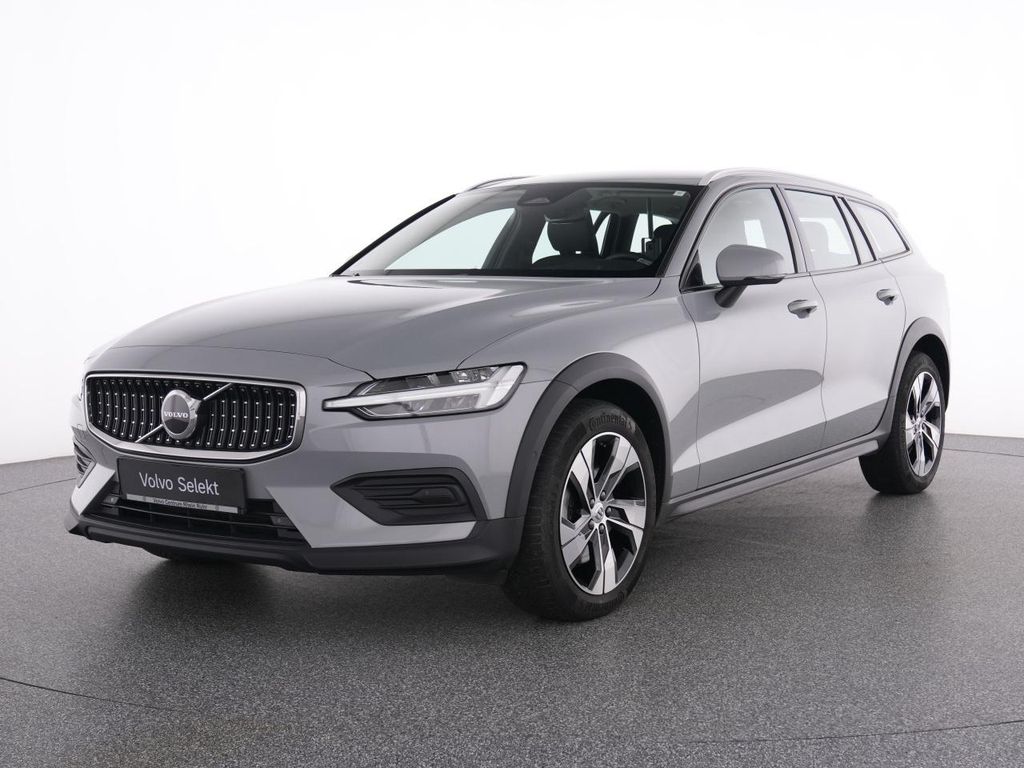 Volvo V60 Cross Country 2023