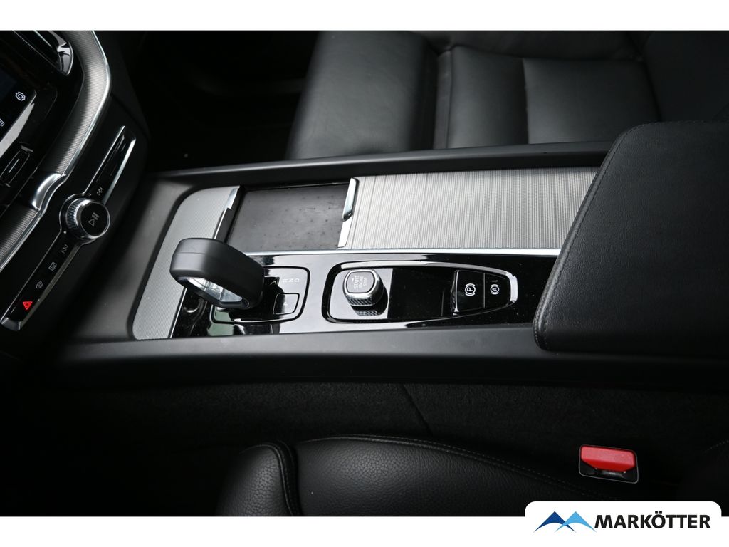 Volvo XC60 2022