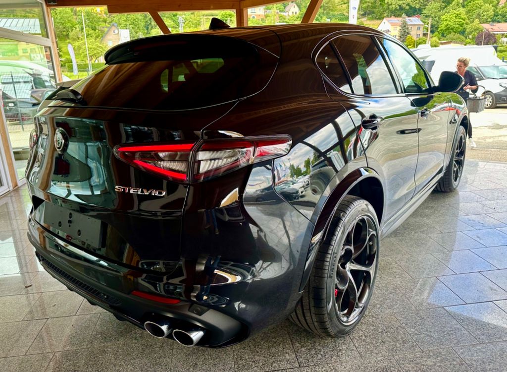 Alfa Romeo Stelvio 2024