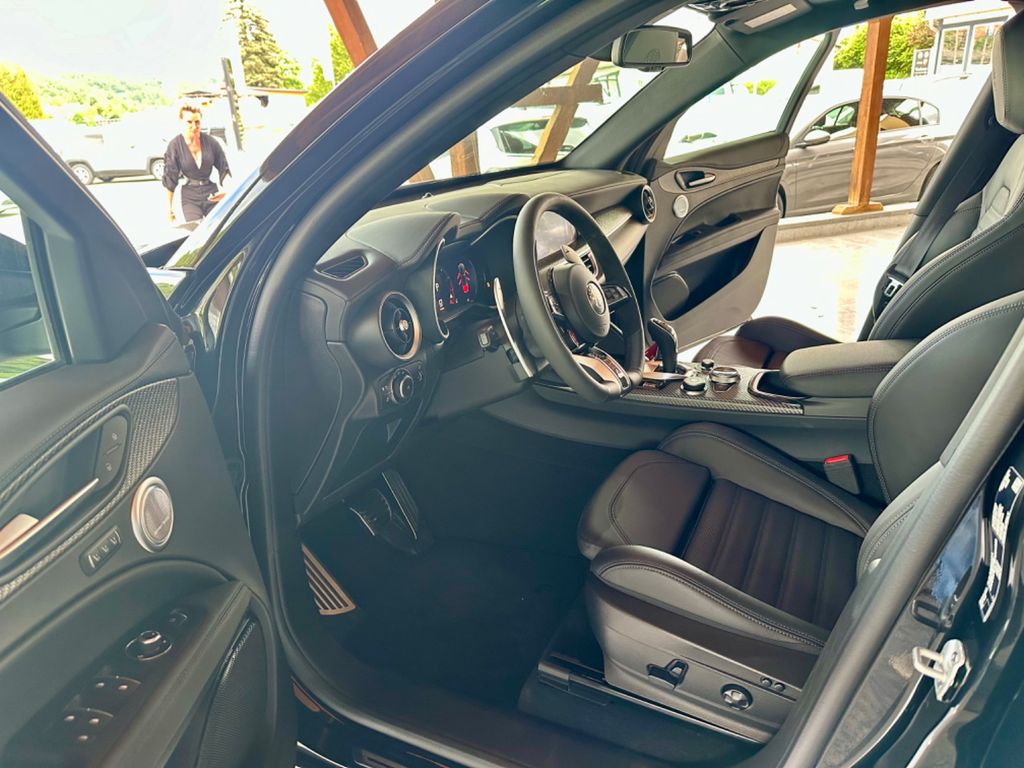 Alfa Romeo Stelvio 2024