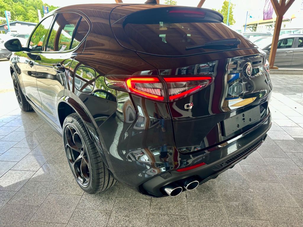 Alfa Romeo Stelvio 2024