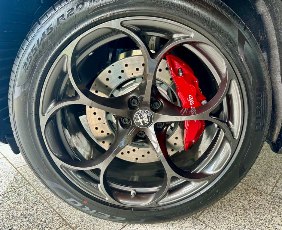 Alfa Romeo Stelvio 2024