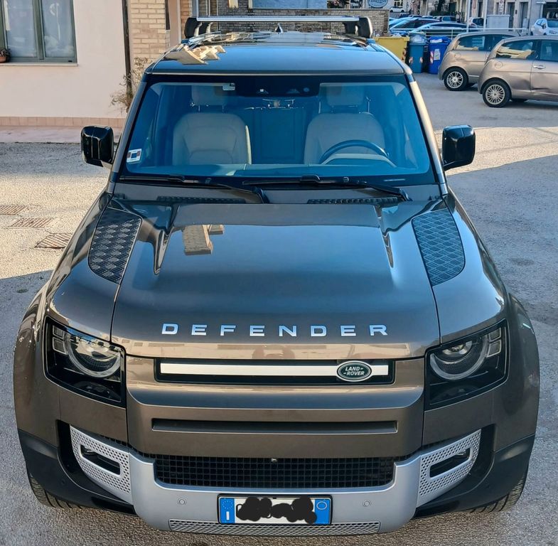 Land Rover Defender 2022