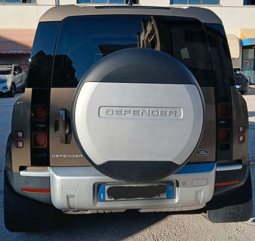 Land Rover Defender 2022