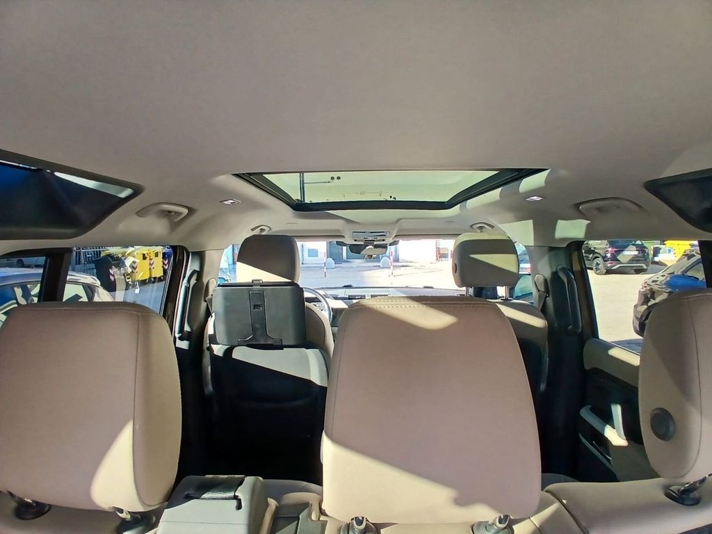 Land Rover Defender 2022