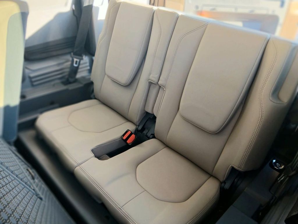 Land Rover Defender 2022