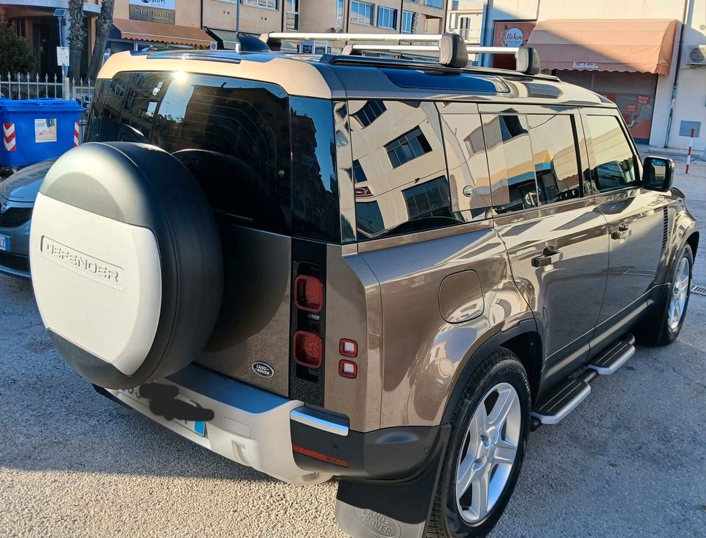 Land Rover Defender 2022