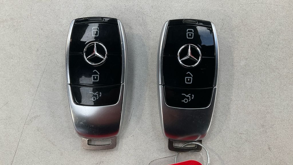 Mercedes-Benz E 300 2022