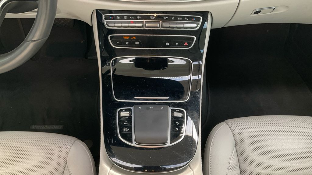 Mercedes-Benz E 300 2022