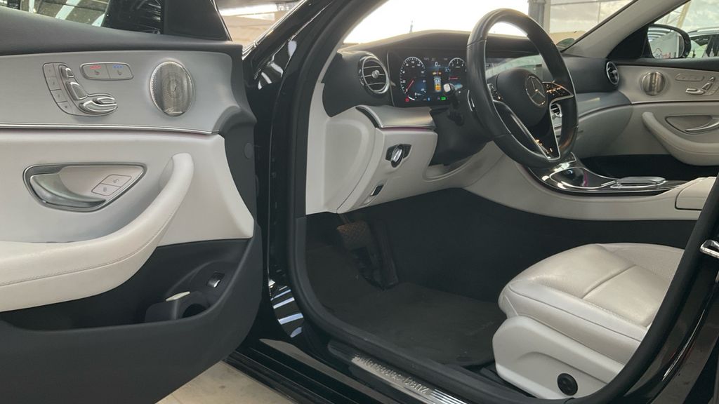 Mercedes-Benz E 300 2022