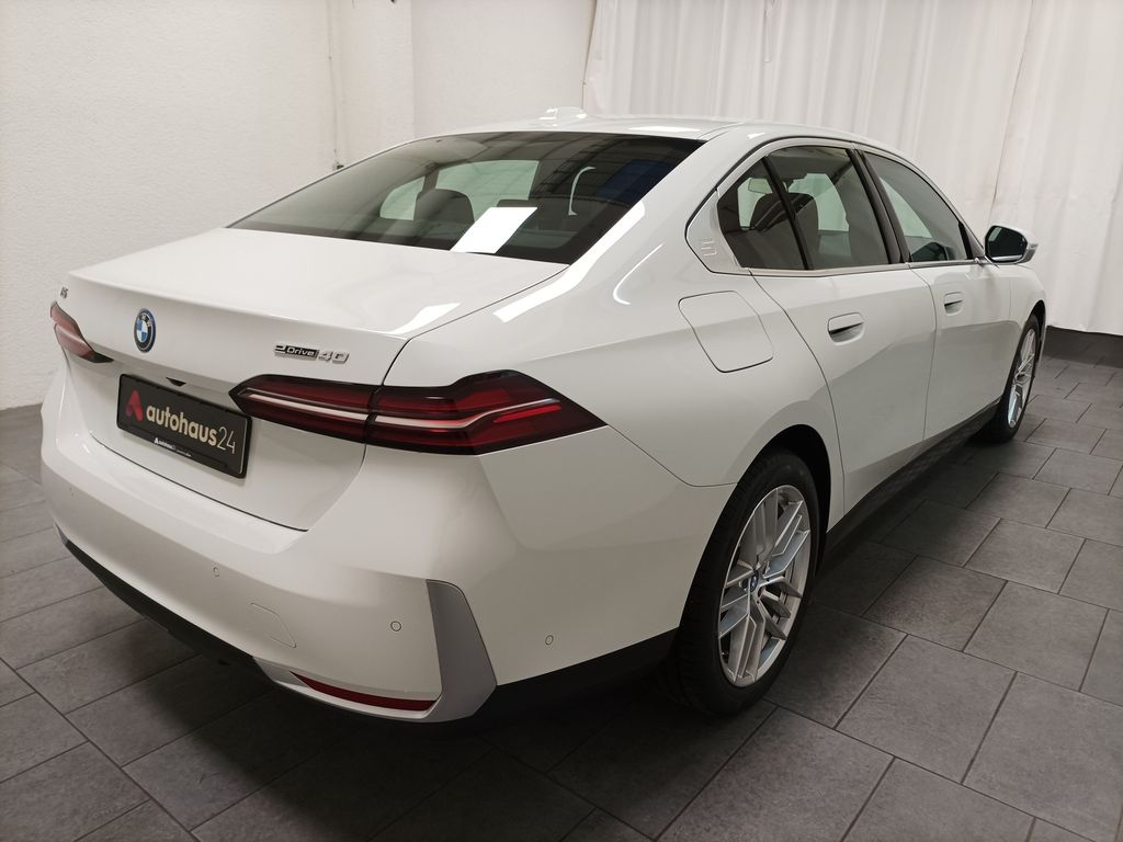 BMW i5 2024