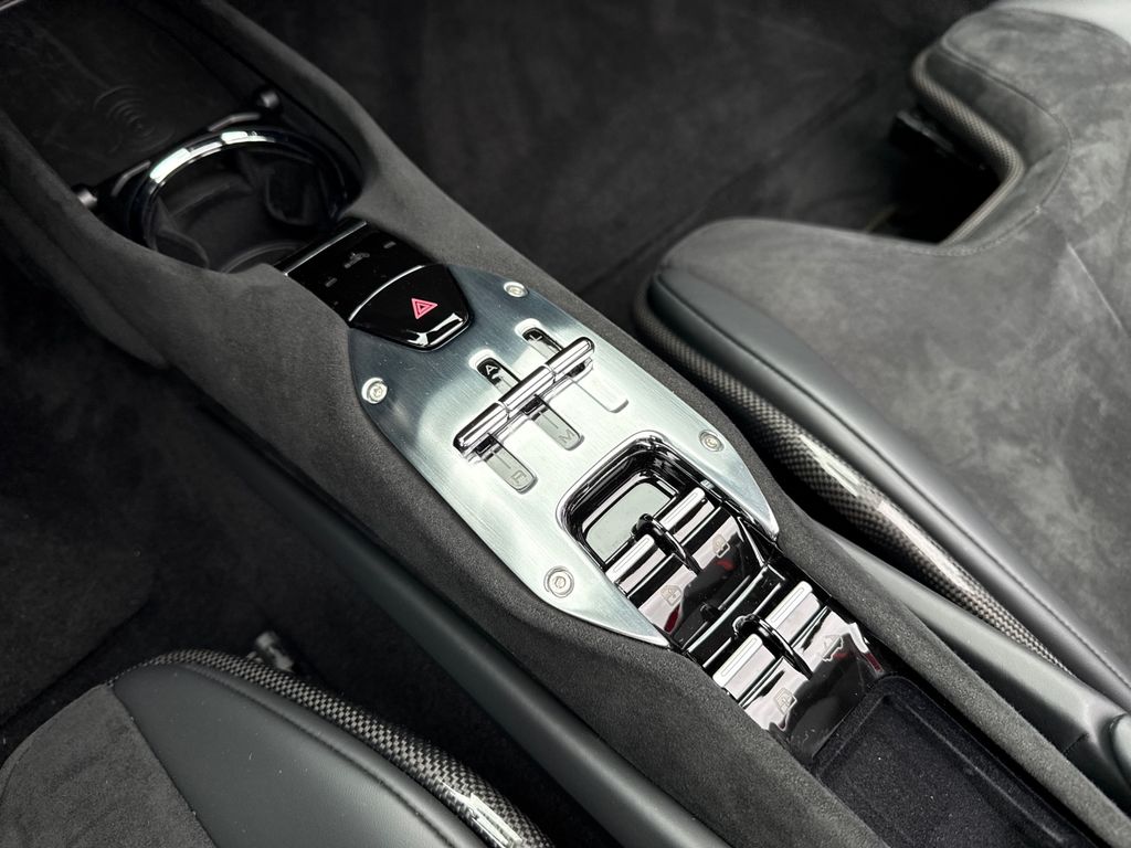 Ferrari 296 GTS 2024