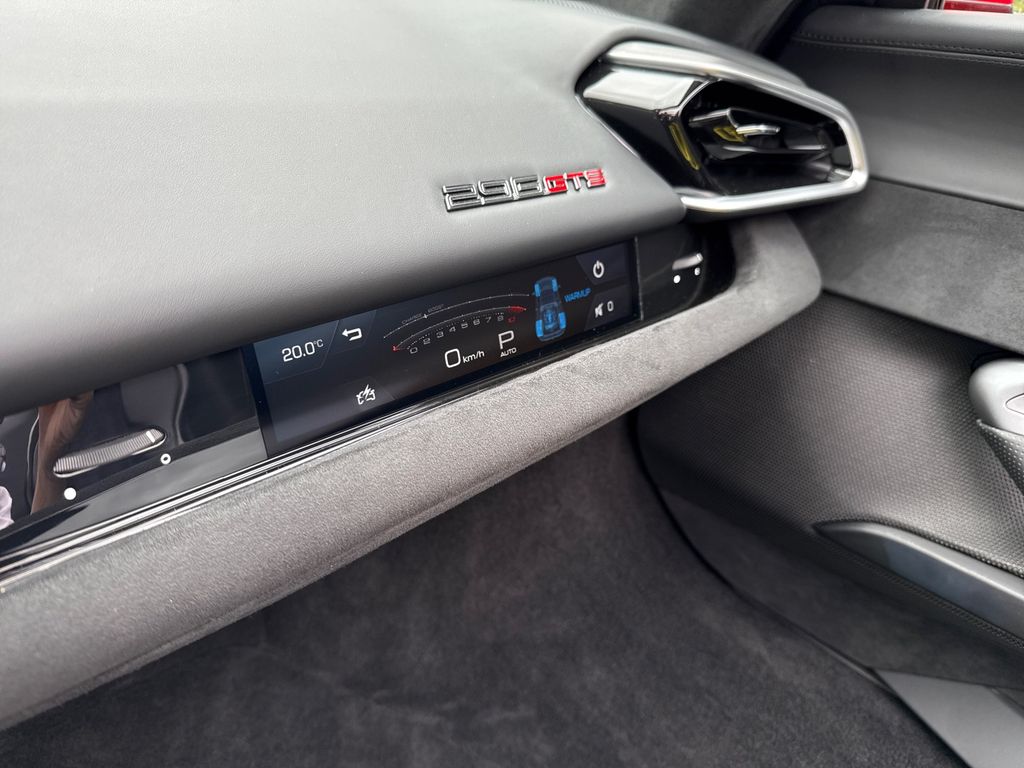 Ferrari 296 GTS 2024