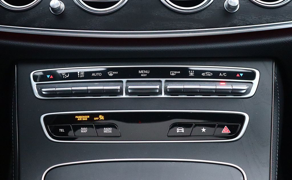 Mercedes-Benz E 300 2022