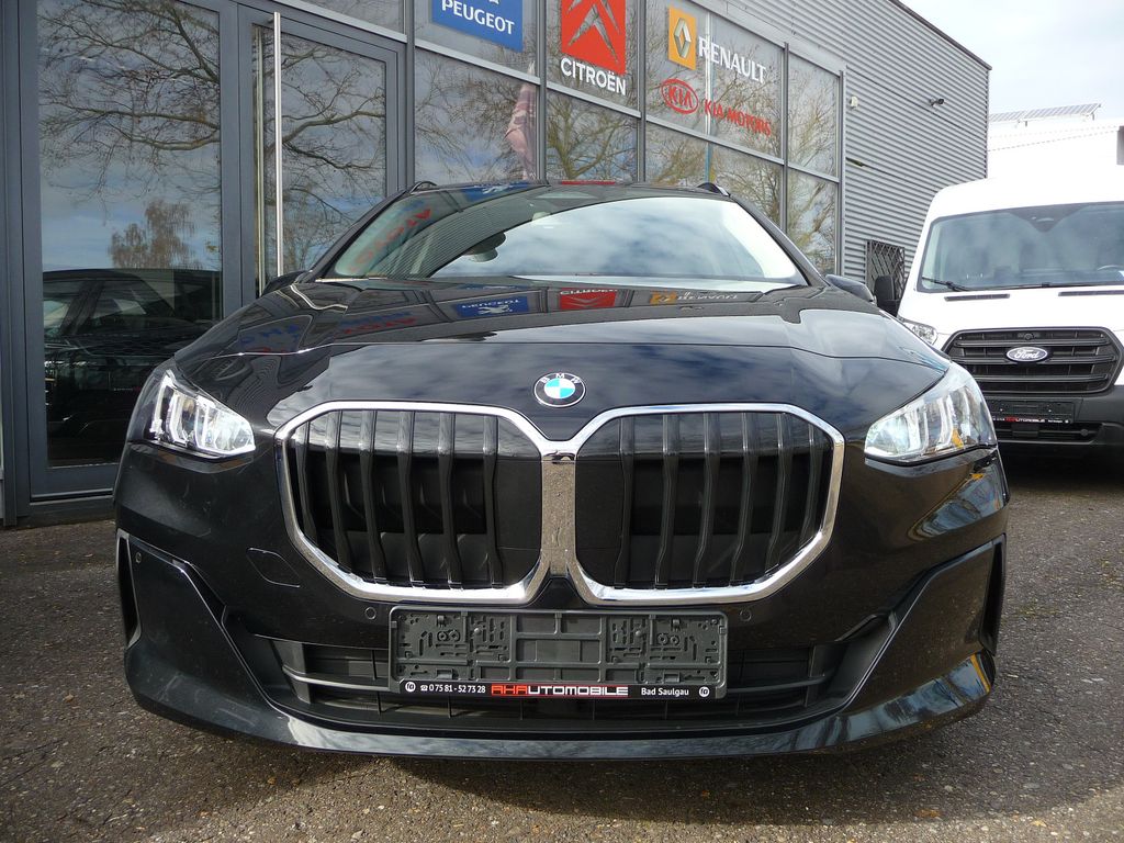 BMW 220 2025