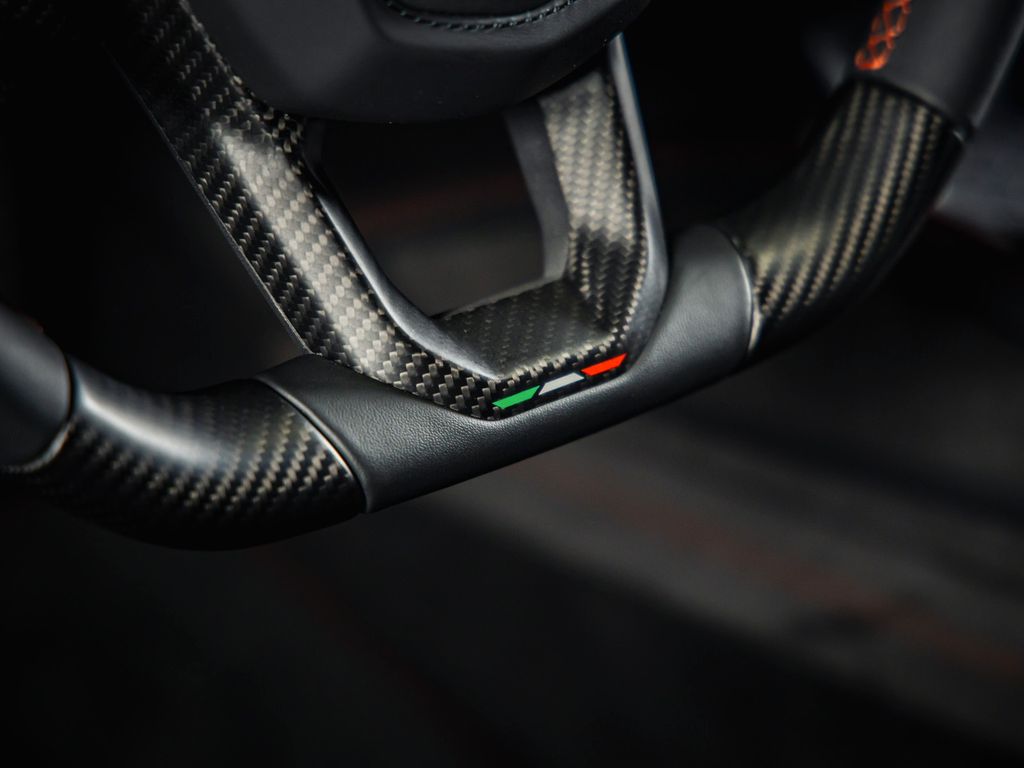 Lamborghini Revuelto 2024