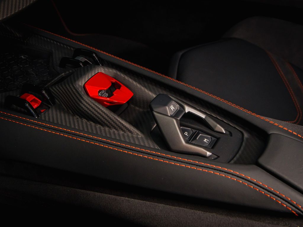 Lamborghini Revuelto 2024