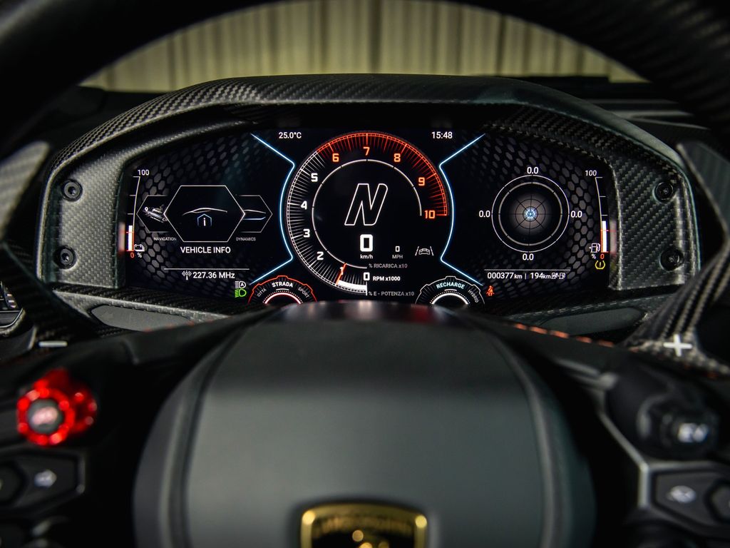 Lamborghini Revuelto 2024